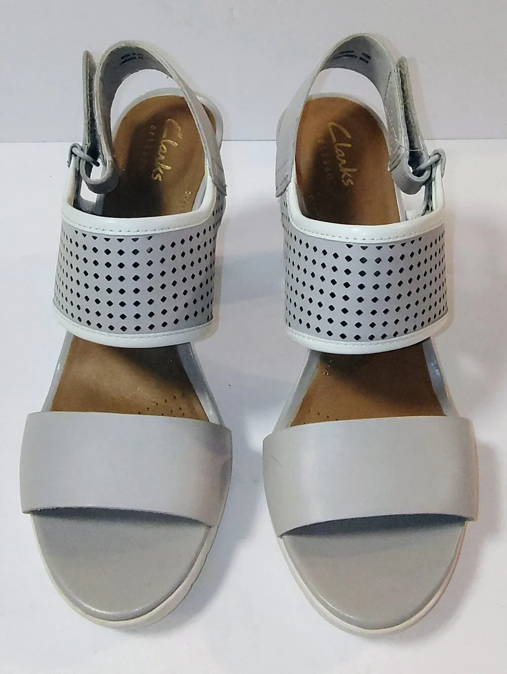 CLARKS Pastina Malory Light Gray Leather Block High Heel Slingback Sandals 7